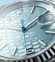 Replica Rolex Oyster Land-Dweller (100602CH)